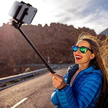 TaoTronics Bluetooth Selfie Stick with Built-in Remote 